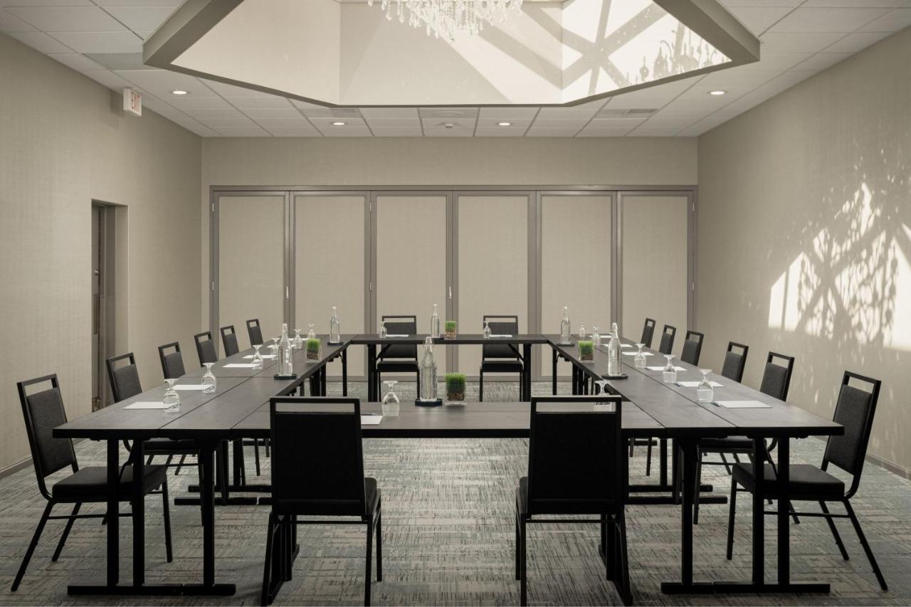 Four Points By Sheraton Milwaukee North Shore Brown Deer Εξωτερικό φωτογραφία